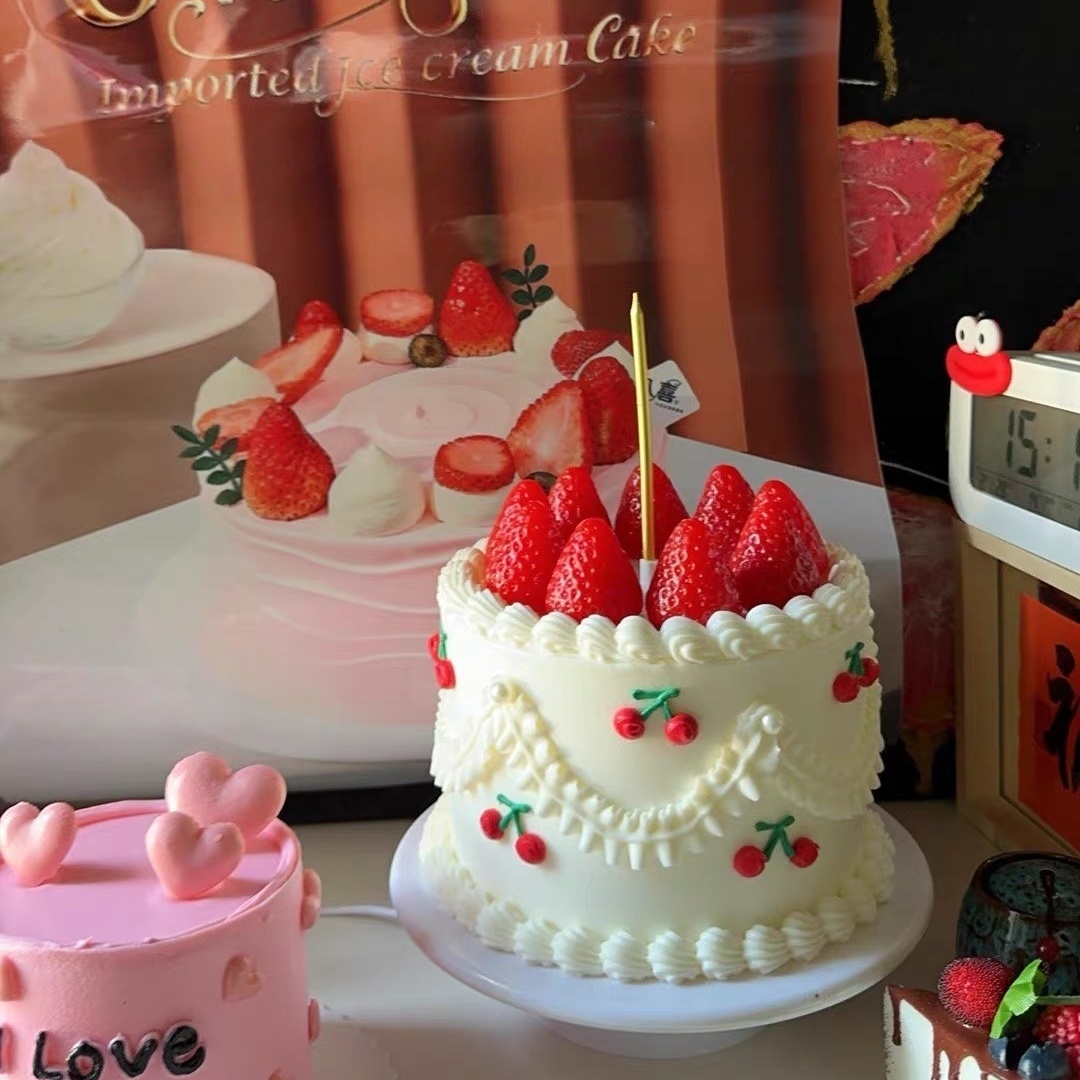 Photography Food - Realistic Vintage Cream Cake Model –